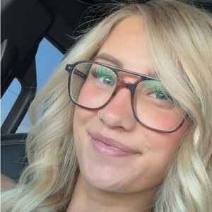 Meet your Posher, Ariel